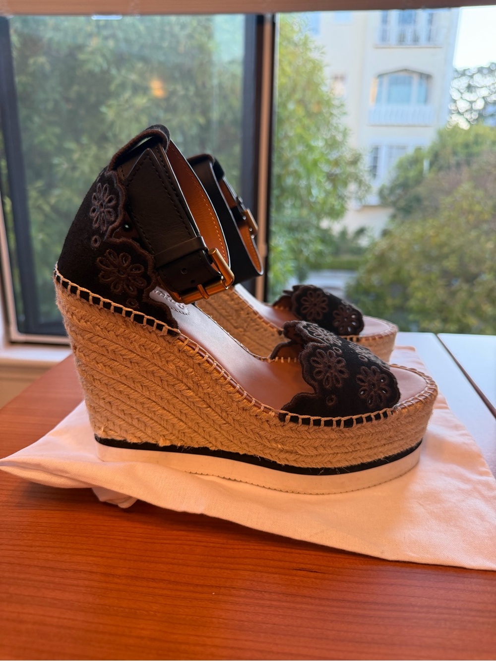 See By Chloe Black Floral Lace Espadrille Wedge Sandals - Picture 4 of 8